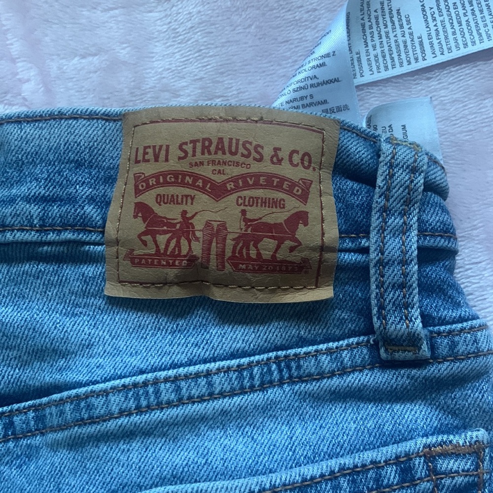 Levis wedgie straight jeans